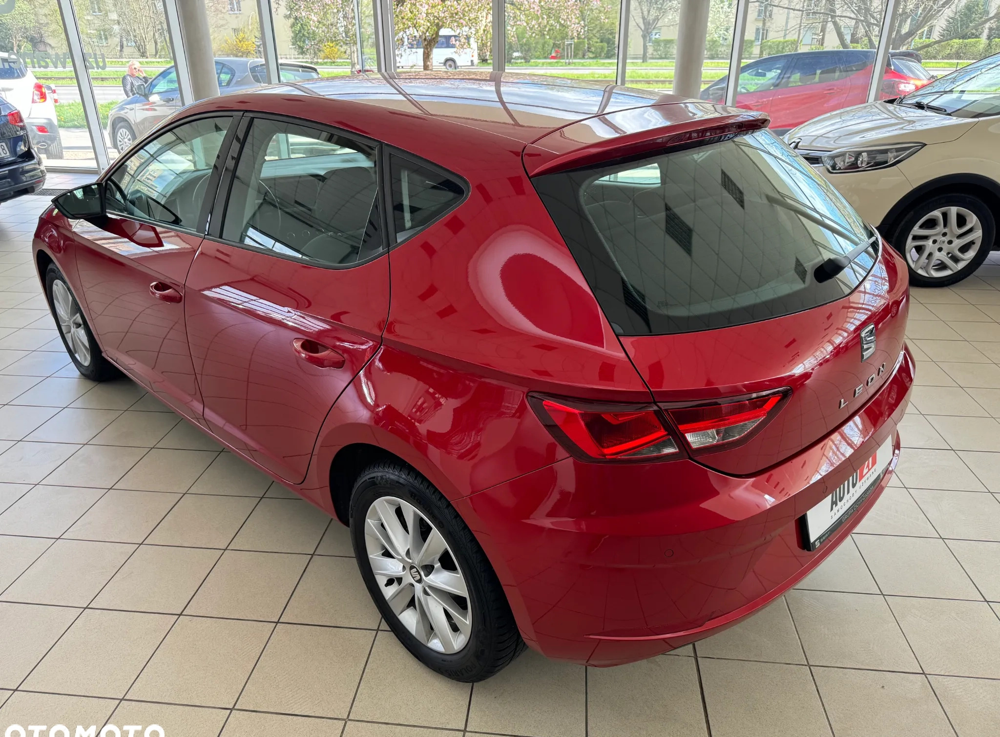 Seat Leon cena 56900 przebieg: 149000, rok produkcji 2019 z Kudowa-Zdrój małe 379